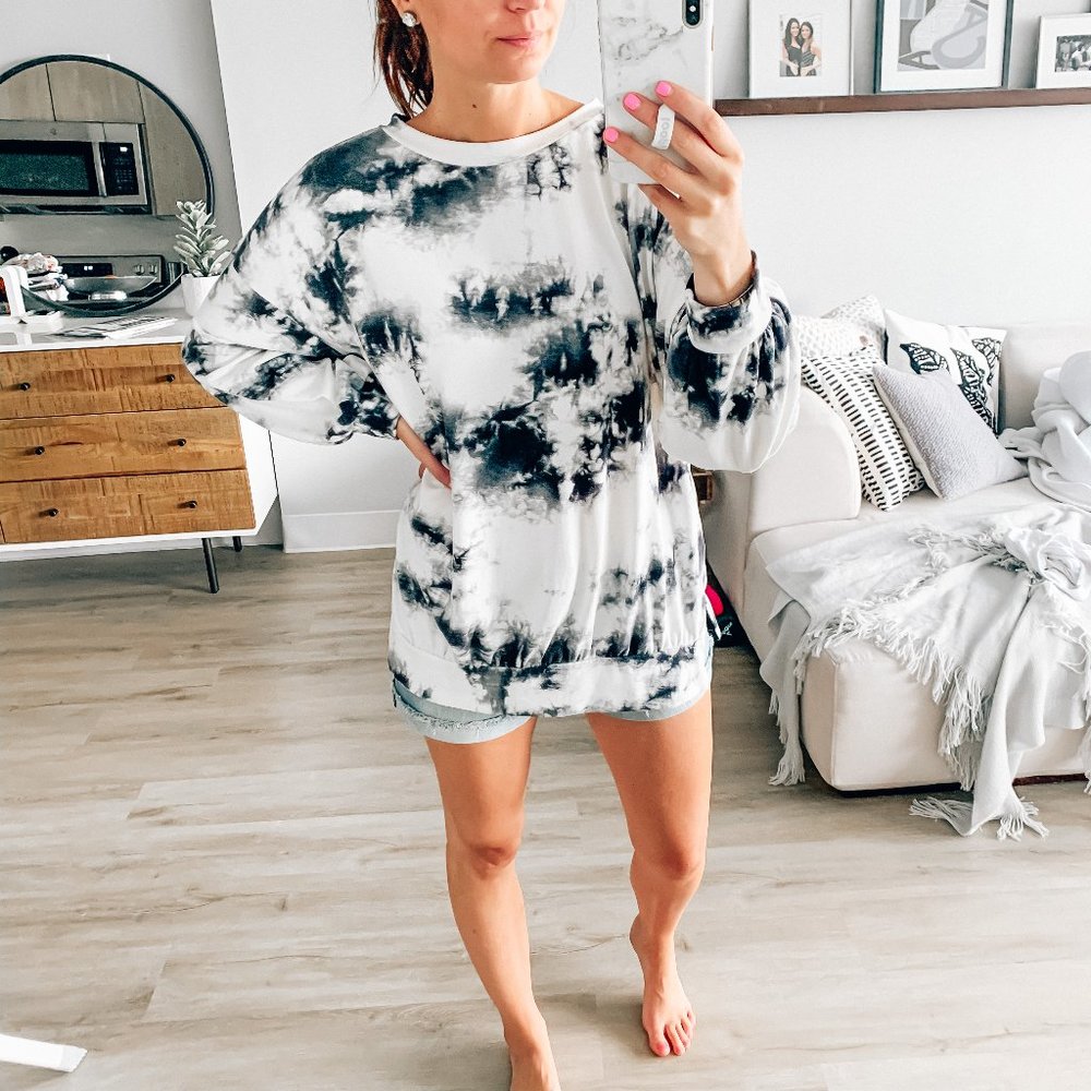 Black & White Tie Dye Tunic Sweatshirt